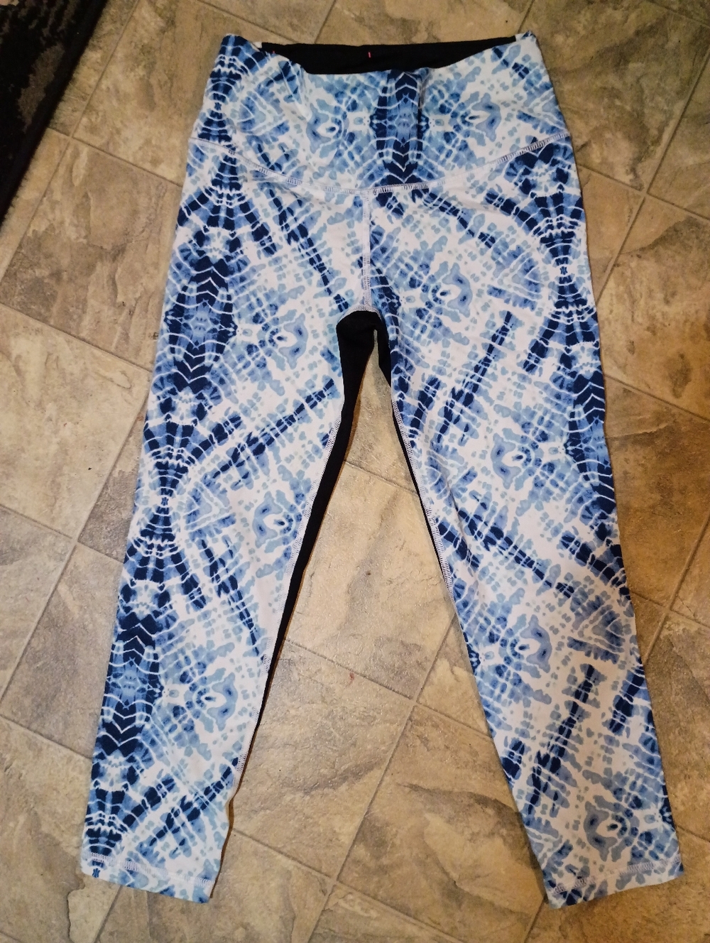 Women's "Victoria's Secret" Crop Leggings